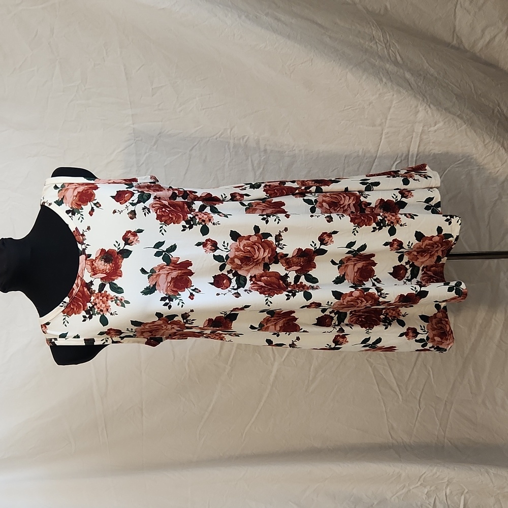 Discreet flowery dress,XL